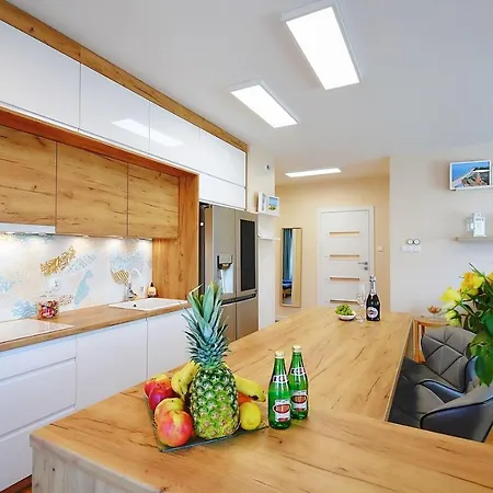 Apartament Premium Mikiniki Apartment